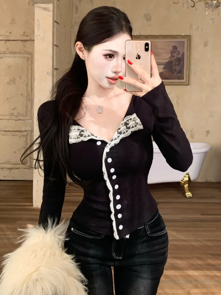 Knitted Fleece Lined V-Neck Sweater Coat for Women Autumn Winter Unique Inner Wear Base Shirt Chic City Walk Style
Knitted Fleece Lined V-Neck Sweater Coat for Women Autumn Winter Unique Inner Wear Base Shirt Chic City Walk Style