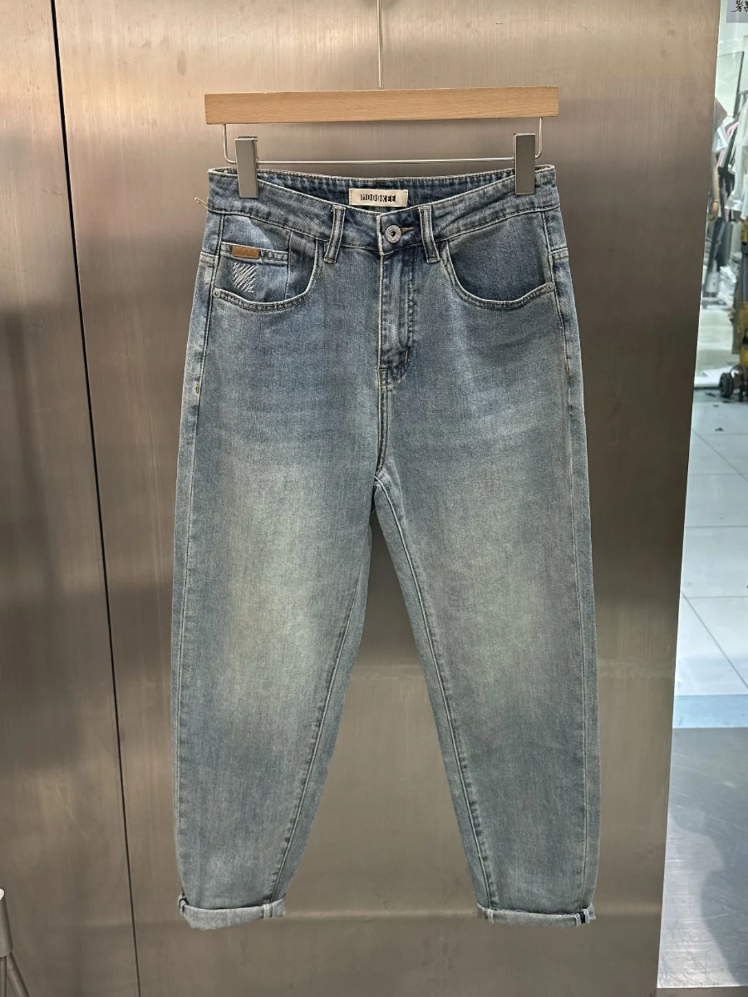 Новые летние винтажные светло-голубые мужские джинсы Slim Fit в корейском стиле, повседневные, универсальные, модные, с отворотами
Новые летние винтажные светло-голубые мужские джинсы Slim Fit в корейском стиле, повседневные, универсальные, модные, с отворотами