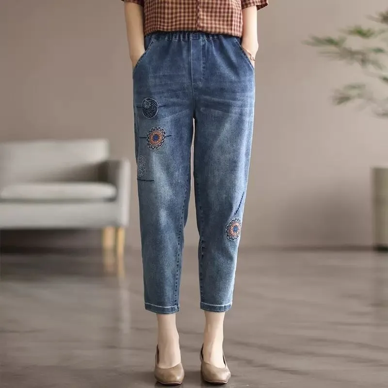 rhinestone jeans woman plus size Women's New Summer Embroidery Jeans Lightweight High Waist Plus Size Casual 9 Length Mom Jeans
rhinestone jeans woman plus size Women's New Summer Embroidery Jeans Lightweight High Waist Plus Size Casual 9 Length Mom Jeans