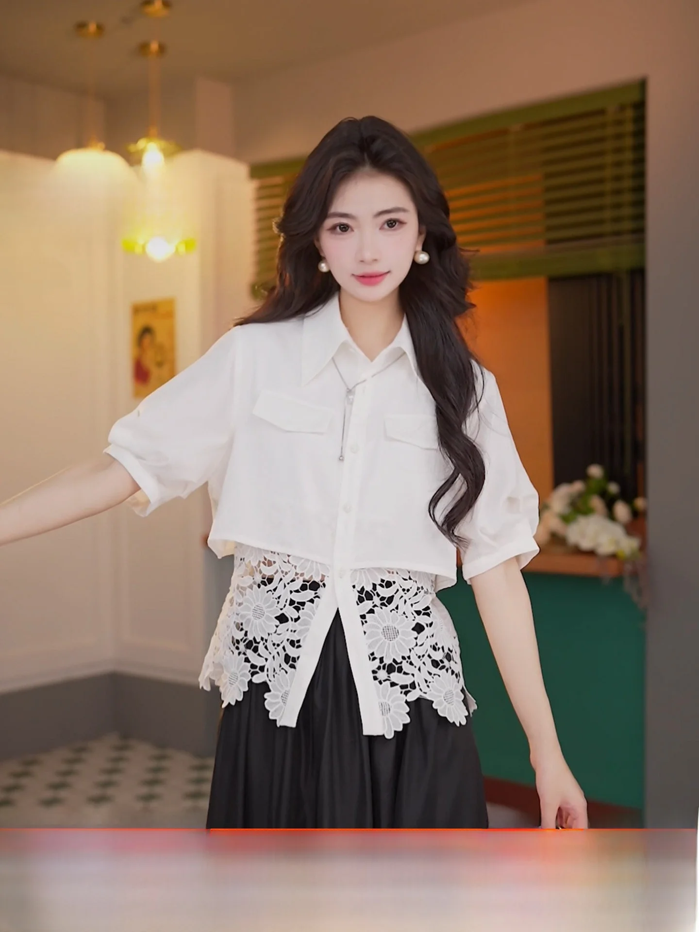 Ding Jiaxin White Glass 2026 Summer New ort Sve Lace Splicing Design Slimming Women's irt Vintage Commute Sle Loose Fit
Ding Jiaxin White Glass 2026 Summer New ort Sve Lace Splicing Design Slimming Women's irt Vintage Commute Sle Loose Fit
