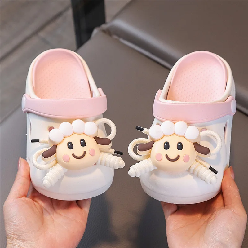 New Summer Cute Sheep Girls Casual Hole Shoes Children EVA Closed-Toe Soft Sole Non-Slip Beach Shoes Kids Home Casual Slippers
New Summer Cute Sheep Girls Casual Hole Shoes Children EVA Closed-Toe Soft Sole Non-Slip Beach Shoes Kids Home Casual Slippers