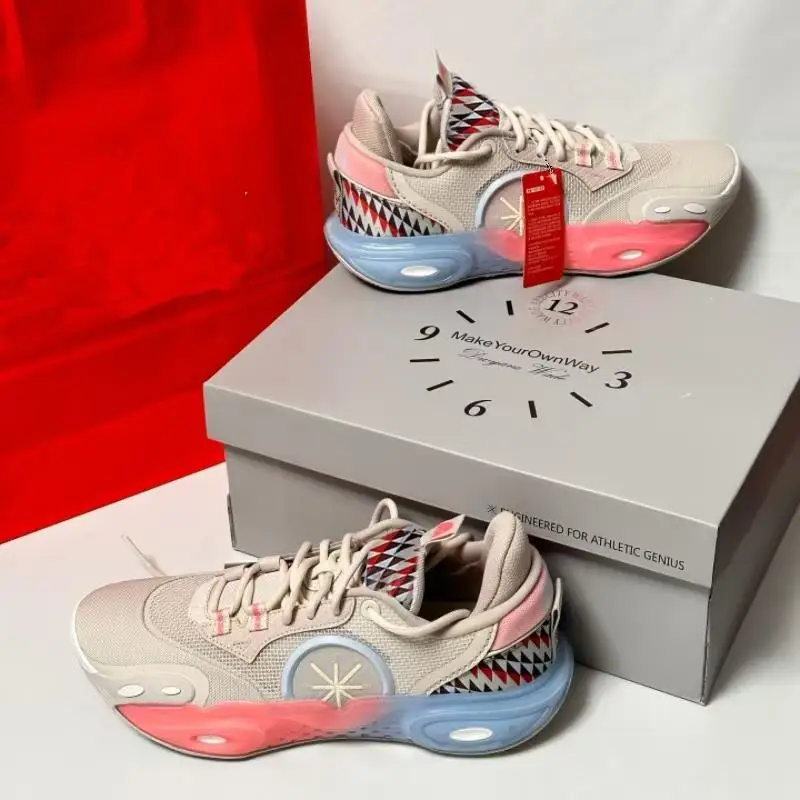 Men's Baskeall oes Cetition Low Help Anti-slip o Absorption Profional Wear-resistant Sports oes All-Weather
Men's Baskeall oes Cetition Low Help Anti-slip o Absorption Profional Wear-resistant Sports oes All-Weather