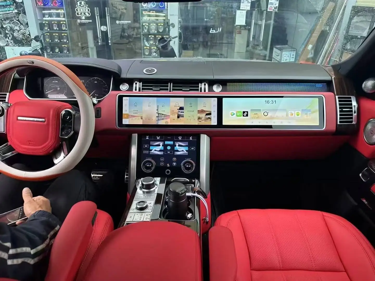 Android 13 12.3" Dual Screen Car Radio For Land Rover Range Rover Vogue 2013-2017/Sport 2014-2017 LHD Carplay GPS Navigation
Android 13 12.3" Dual Screen Car Radio For Land Rover Range Rover Vogue 2013-2017/Sport 2014-2017 LHD Carplay GPS Navigation