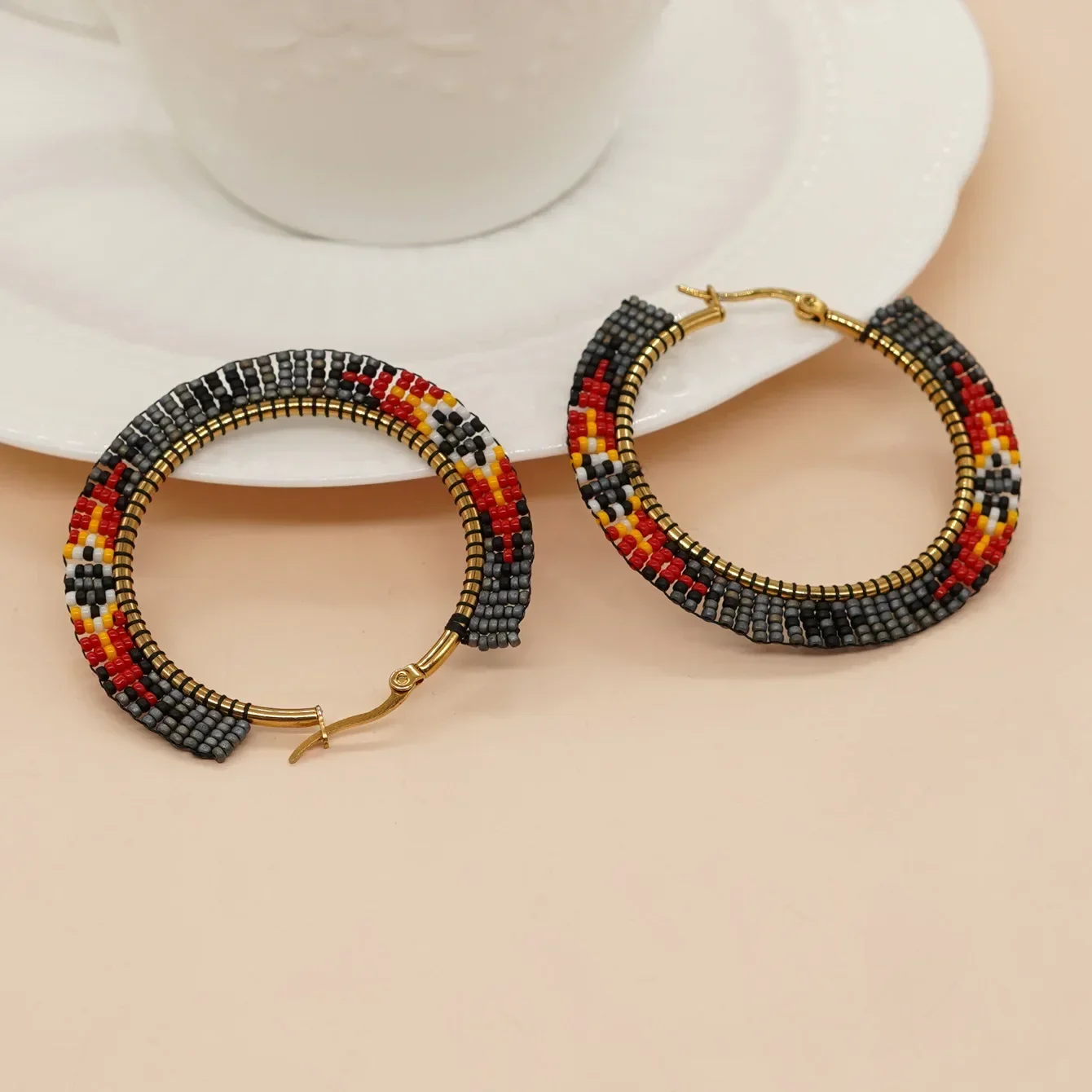 2025 Handmade Beaded Earrings Circle Geometry Femalet Originality Hand Knitting Design Bohemia Fashion Simple
2025 Handmade Beaded Earrings Circle Geometry Femalet Originality Hand Knitting Design Bohemia Fashion Simple
