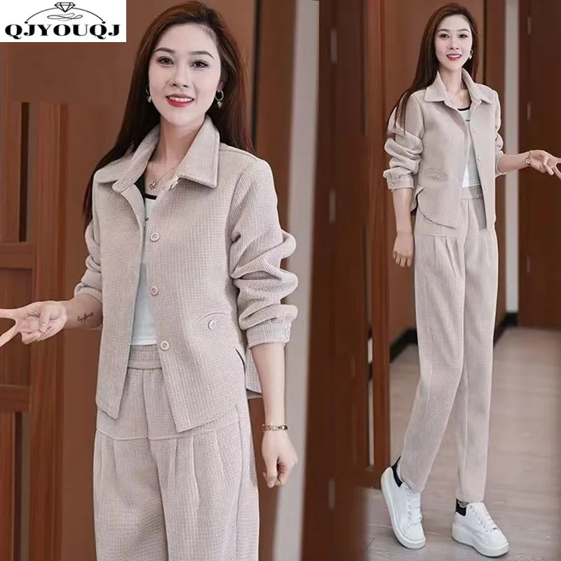 New autumn and winter fashion casual sportswear women's fashion jacket+straight leg pants two-piece set
New autumn and winter fashion casual sportswear women's fashion jacket+straight leg pants two-piece set