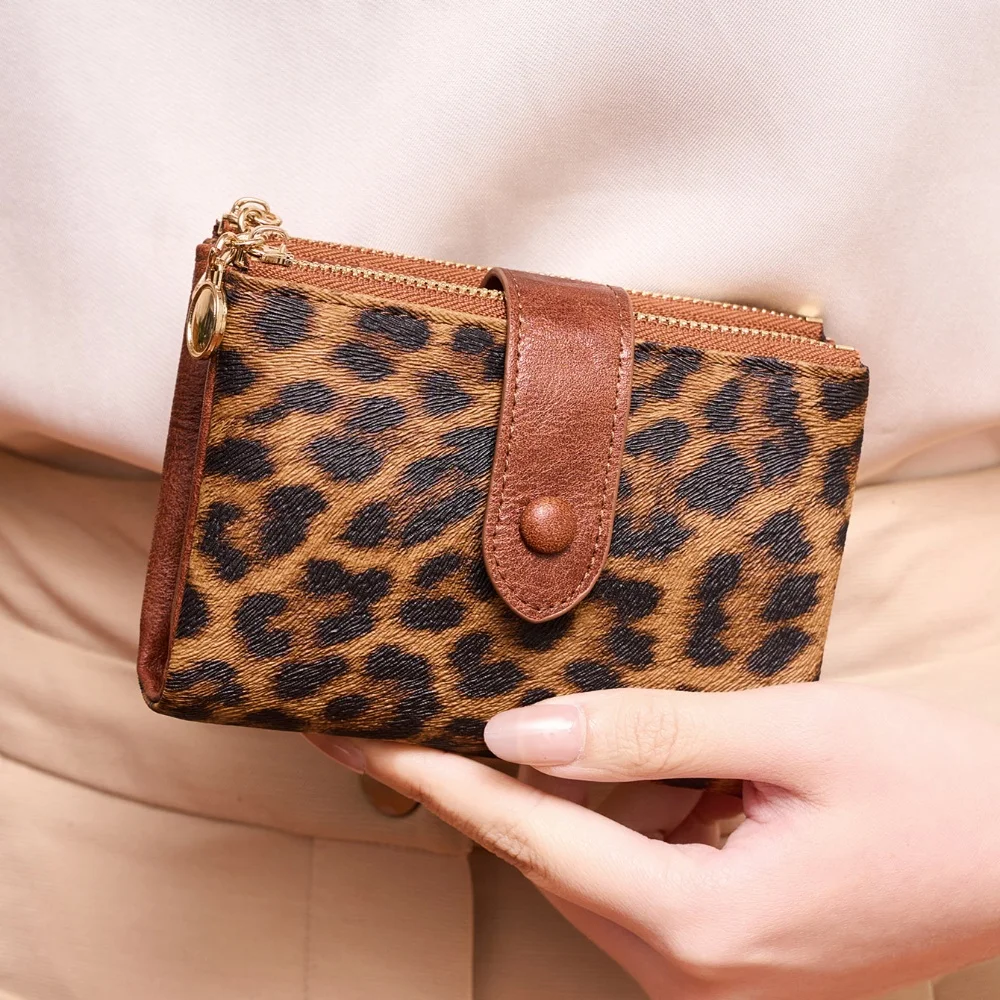 Women's Double Zipper Three Fold Short Wallet Retro Large Capacity Multiple Card Slots Coin Purse Removable Small Card Clip
Women's Double Zipper Three Fold Short Wallet Retro Large Capacity Multiple Card Slots Coin Purse Removable Small Card Clip