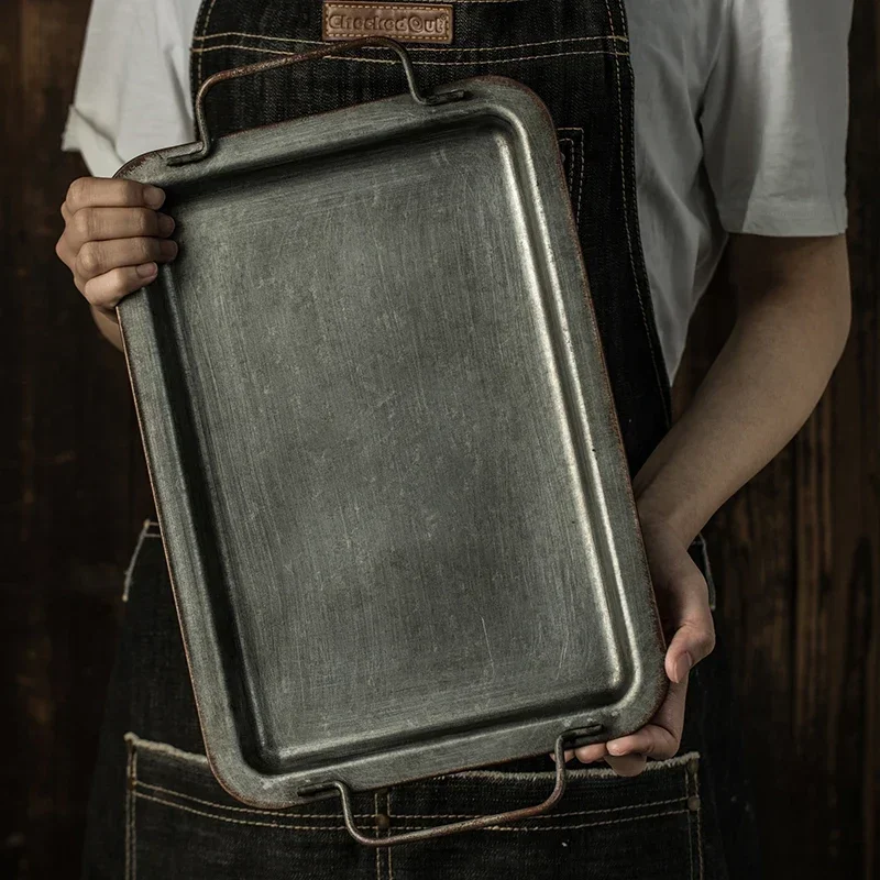 European Retro Square Iron Plate with Handles Metal Vintage Bread Tray Home Decoration Garden Restaurant Table Photographing
European Retro Square Iron Plate with Handles Metal Vintage Bread Tray Home Decoration Garden Restaurant Table Photographing