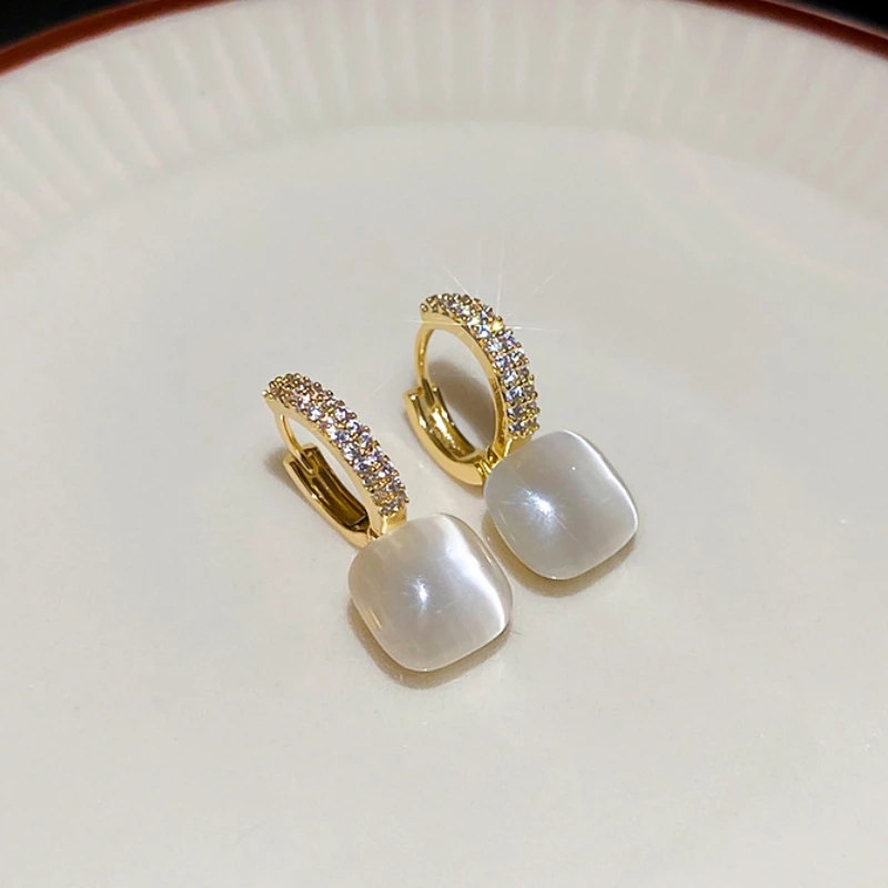New French Elegant Square Cat Eye Stone Gold Color Hoop Earrings for Women's Ear Decoration Girls Birthday Gifts Niche Jewelry
New French Elegant Square Cat Eye Stone Gold Color Hoop Earrings for Women's Ear Decoration Girls Birthday Gifts Niche Jewelry