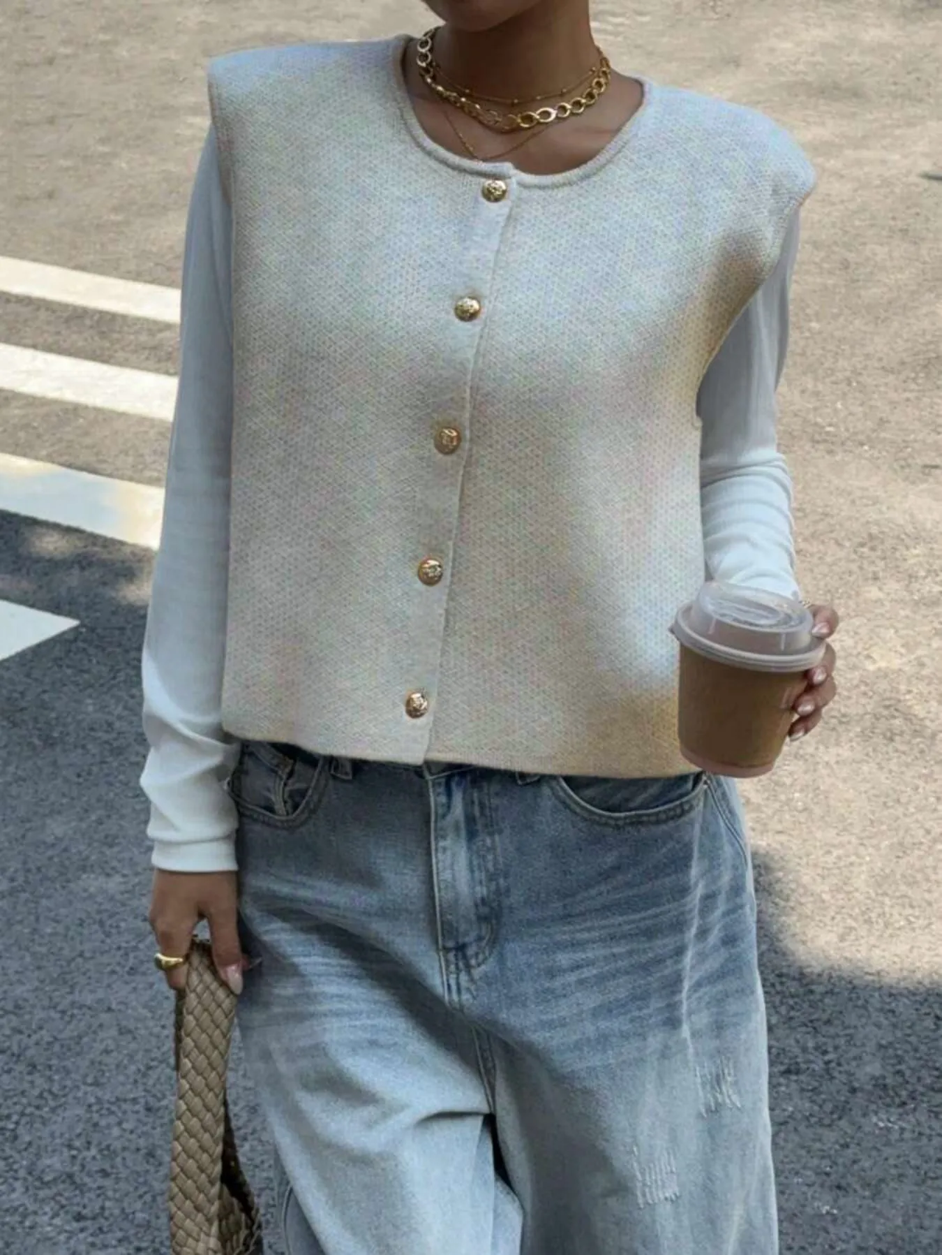Women's Textured Knit Sleeveless Cardigan round Neck Gold Button Cropped Vest Casual Layering Outfit for Fall Daily
Women's Textured Knit Sleeveless Cardigan round Neck Gold Button Cropped Vest Casual Layering Outfit for Fall Daily