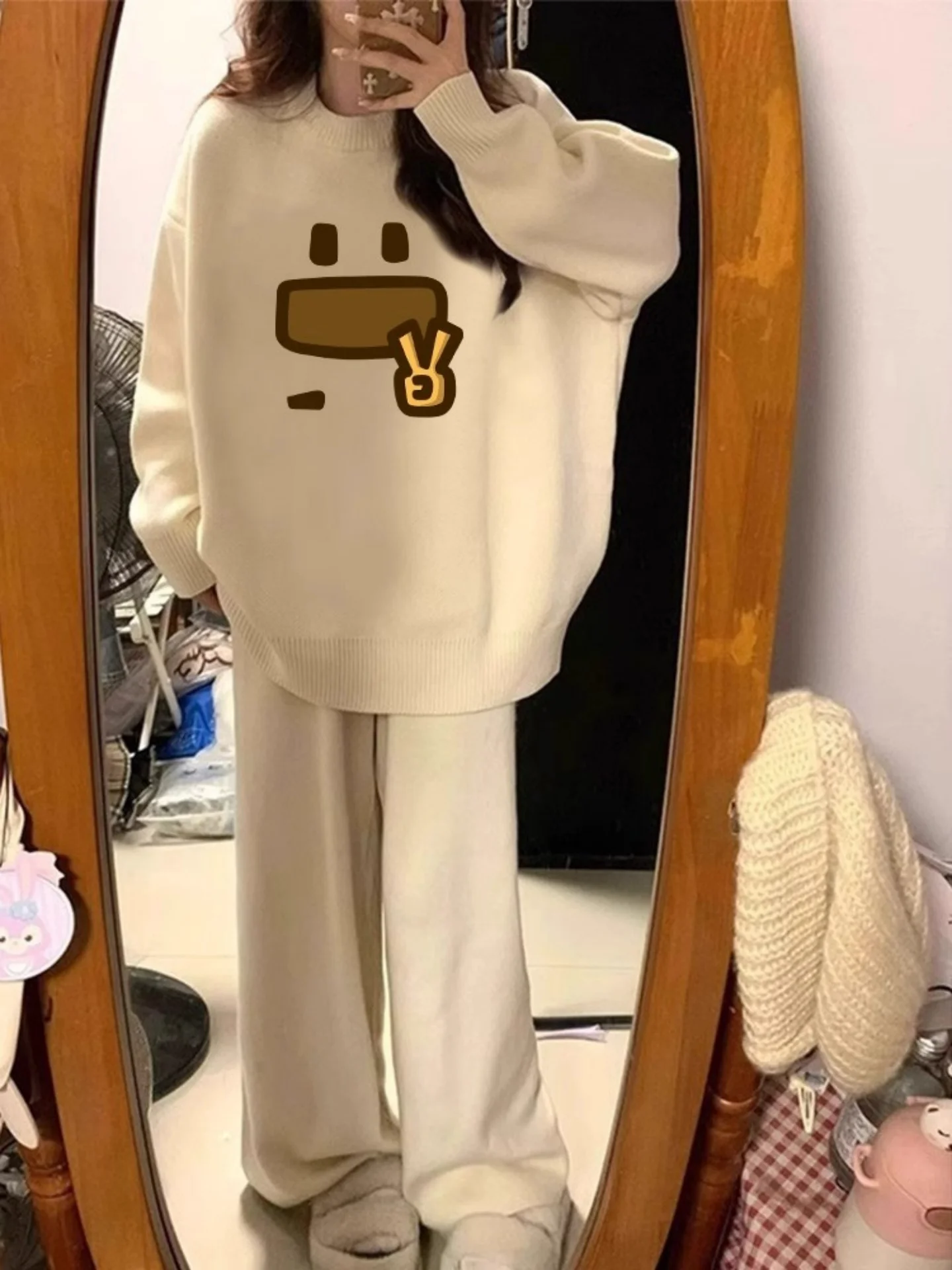 Retro American Loose Knitted Sweater Women's Chic Versatile College Sle round Ne Autumn Winter Faion Comfortable Top
Retro American Loose Knitted Sweater Women's Chic Versatile College Sle round Ne Autumn Winter Faion Comfortable Top