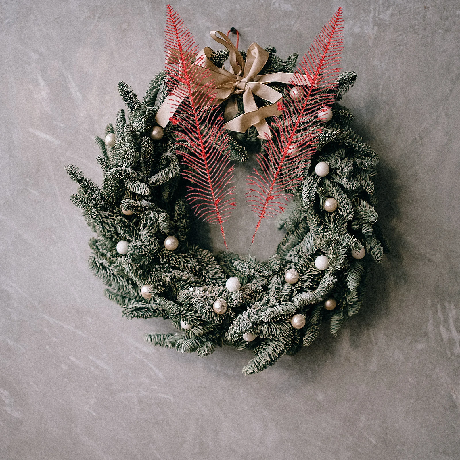 12pcs Gold Dust Leaves Artificial Christmas Foliage Decor For Tree Wreath Garland Party Supplies Simulation Leaves Decoration
12pcs Gold Dust Leaves Artificial Christmas Foliage Decor For Tree Wreath Garland Party Supplies Simulation Leaves Decoration