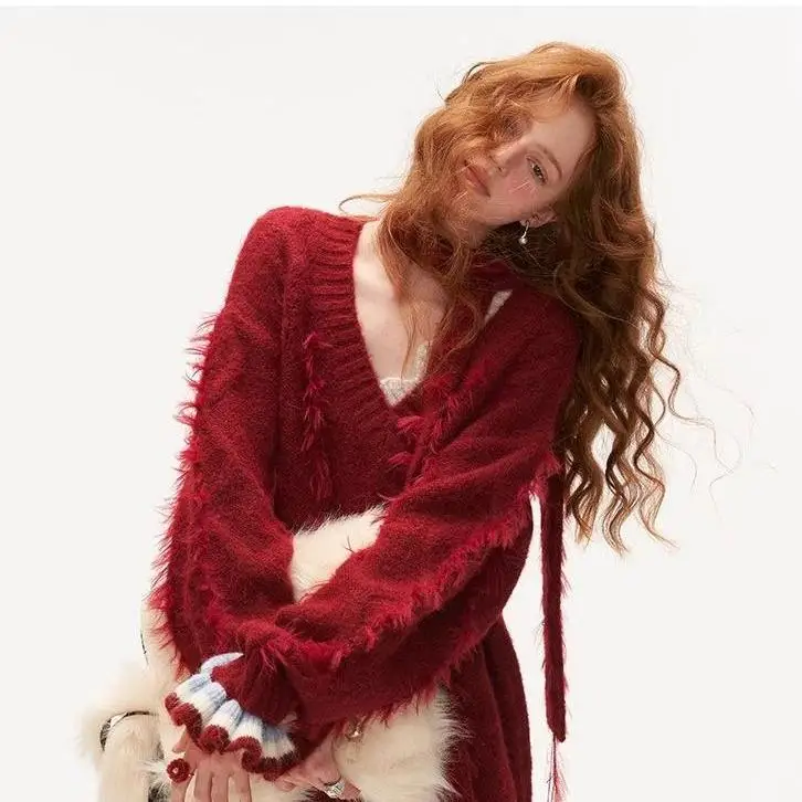 American Retro Neck Hanging Red V-neck Sweater Women's Loose Knitted Casual Loose Winter New Style Sweet Style Long Sleeve
American Retro Neck Hanging Red V-neck Sweater Women's Loose Knitted Casual Loose Winter New Style Sweet Style Long Sleeve