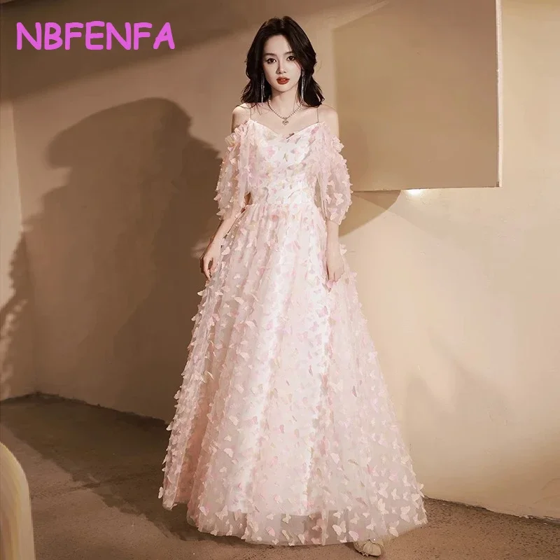 Pink Spaghetti Strap Evening Dresses V-neck of The Shoulder Short Sleeved Light Wedding Dress with Butterfly Flower Decoration
Pink Spaghetti Strap Evening Dresses V-neck of The Shoulder Short Sleeved Light Wedding Dress with Butterfly Flower Decoration