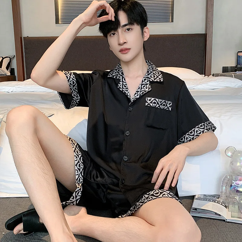 New men's pajamas in summer, ice silk short-sleeved shorts, thin summer clothes can be worn outside
New men's pajamas in summer, ice silk short-sleeved shorts, thin summer clothes can be worn outside