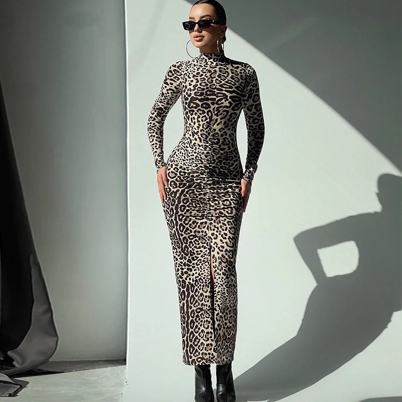 2024 New Round Neck Long Sleeved Leopard Print Tight Fitting Bag Buttocks Slit Women's Long Dress Sexy Spicy Casual FashionDress
2024 New Round Neck Long Sleeved Leopard Print Tight Fitting Bag Buttocks Slit Women's Long Dress Sexy Spicy Casual FashionDress