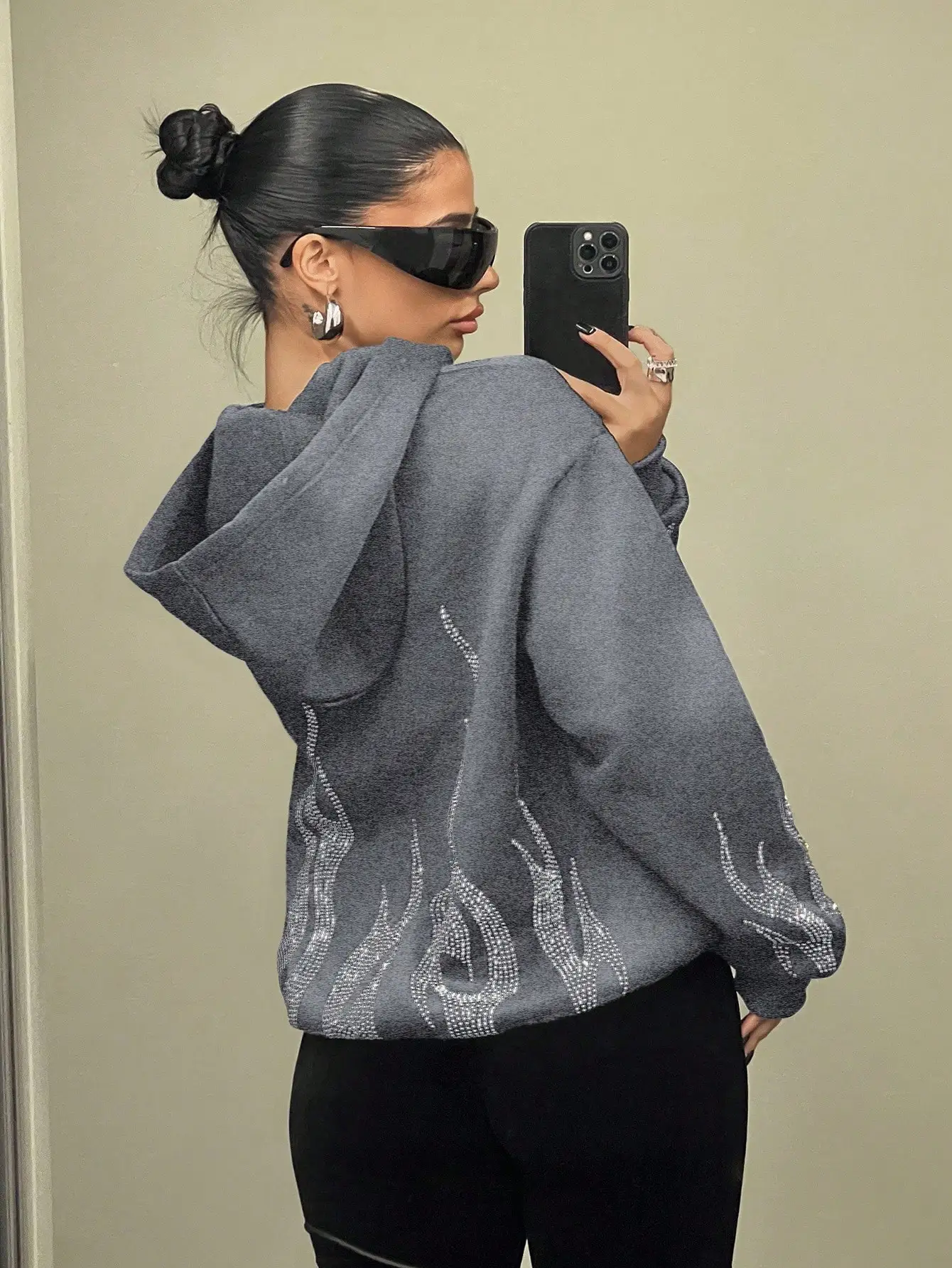 Women's Loose Fit Hoodie with Flame Rhinestone Print, Fall Winter Casual Streetwear
Women's Loose Fit Hoodie with Flame Rhinestone Print, Fall Winter Casual Streetwear