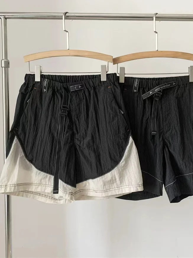 Waterproof Outdoor Sports Lightweight Short Pants Elastic Waist Drawstring Casual Shorts for Men And Women Leisure Outdoor
Waterproof Outdoor Sports Lightweight Short Pants Elastic Waist Drawstring Casual Shorts for Men And Women Leisure Outdoor
