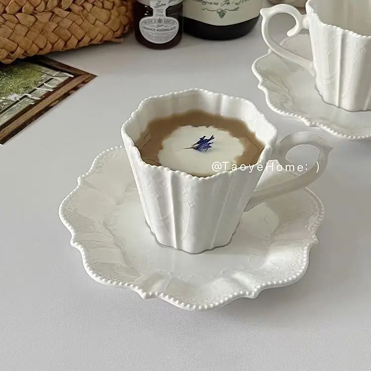 French Antique Relief Lace Ceramic Coffee Cup Saucer Latte Cup Afternoon Tea High Appearance Level Middle Age Gift
French Antique Relief Lace Ceramic Coffee Cup Saucer Latte Cup Afternoon Tea High Appearance Level Middle Age Gift