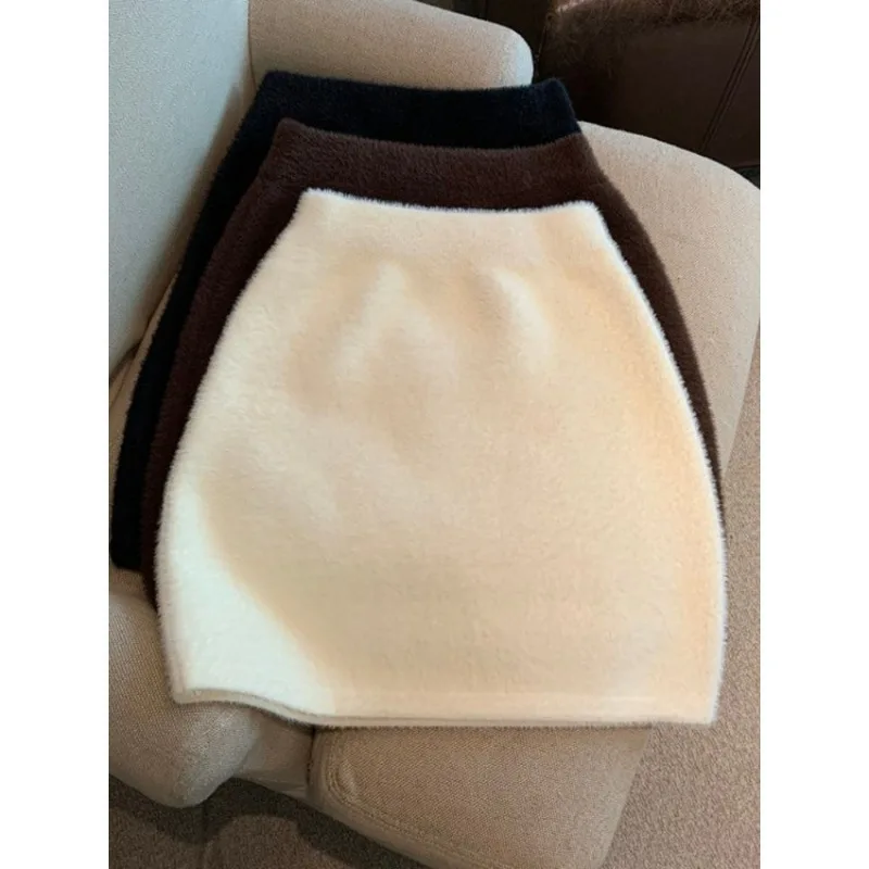 Autumn 2024 New Fashion Versatile Hip-wrapped Short High Waist Temperament Slim-fitting Simple Chic Solid Color Skirt
Autumn 2024 New Fashion Versatile Hip-wrapped Short High Waist Temperament Slim-fitting Simple Chic Solid Color Skirt