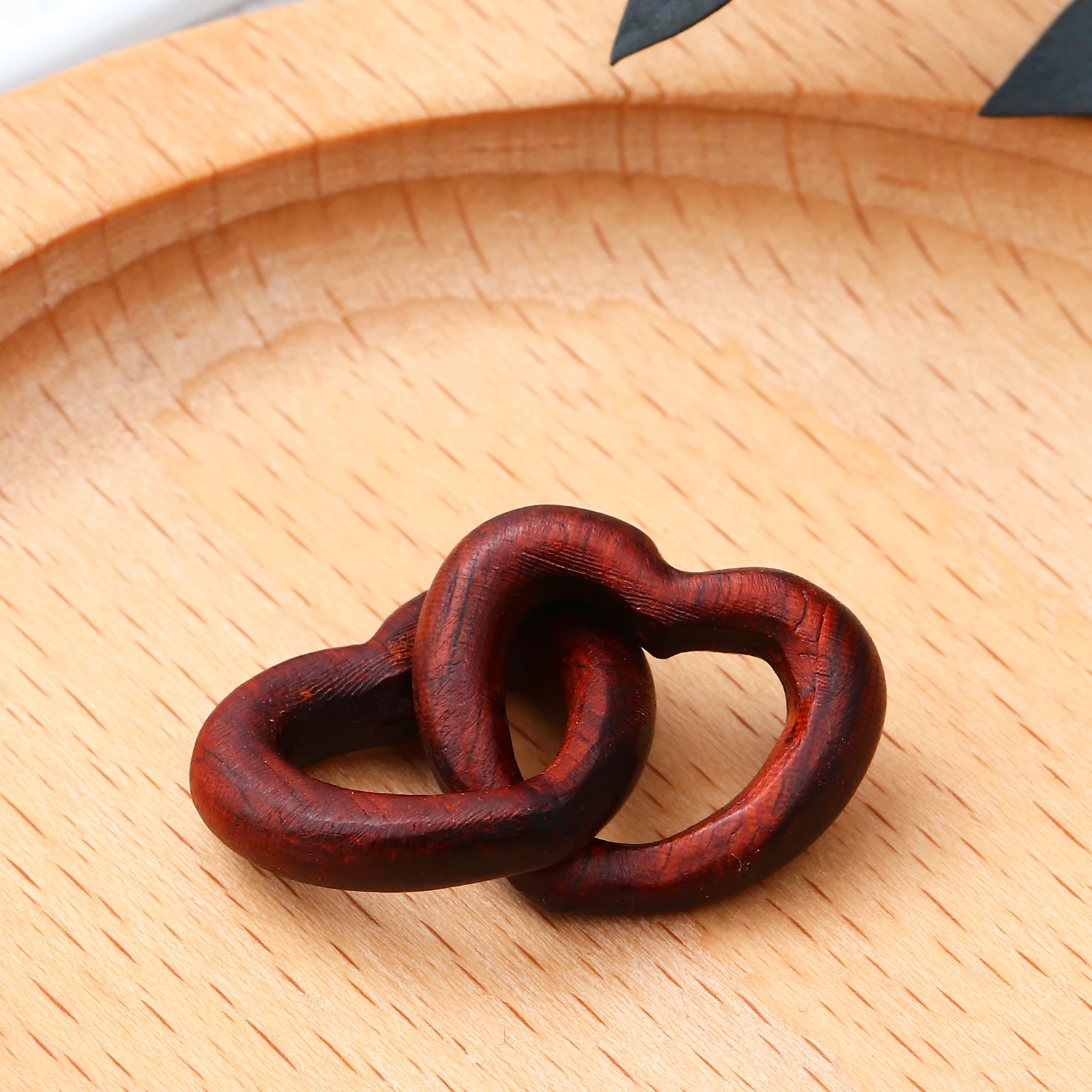 Love Lock Accessories Beautiful Decoration Heart Crafts DIY Wood Natural Hearts for Wooden Shaped Heart-shaped Ornament
Love Lock Accessories Beautiful Decoration Heart Crafts DIY Wood Natural Hearts for Wooden Shaped Heart-shaped Ornament