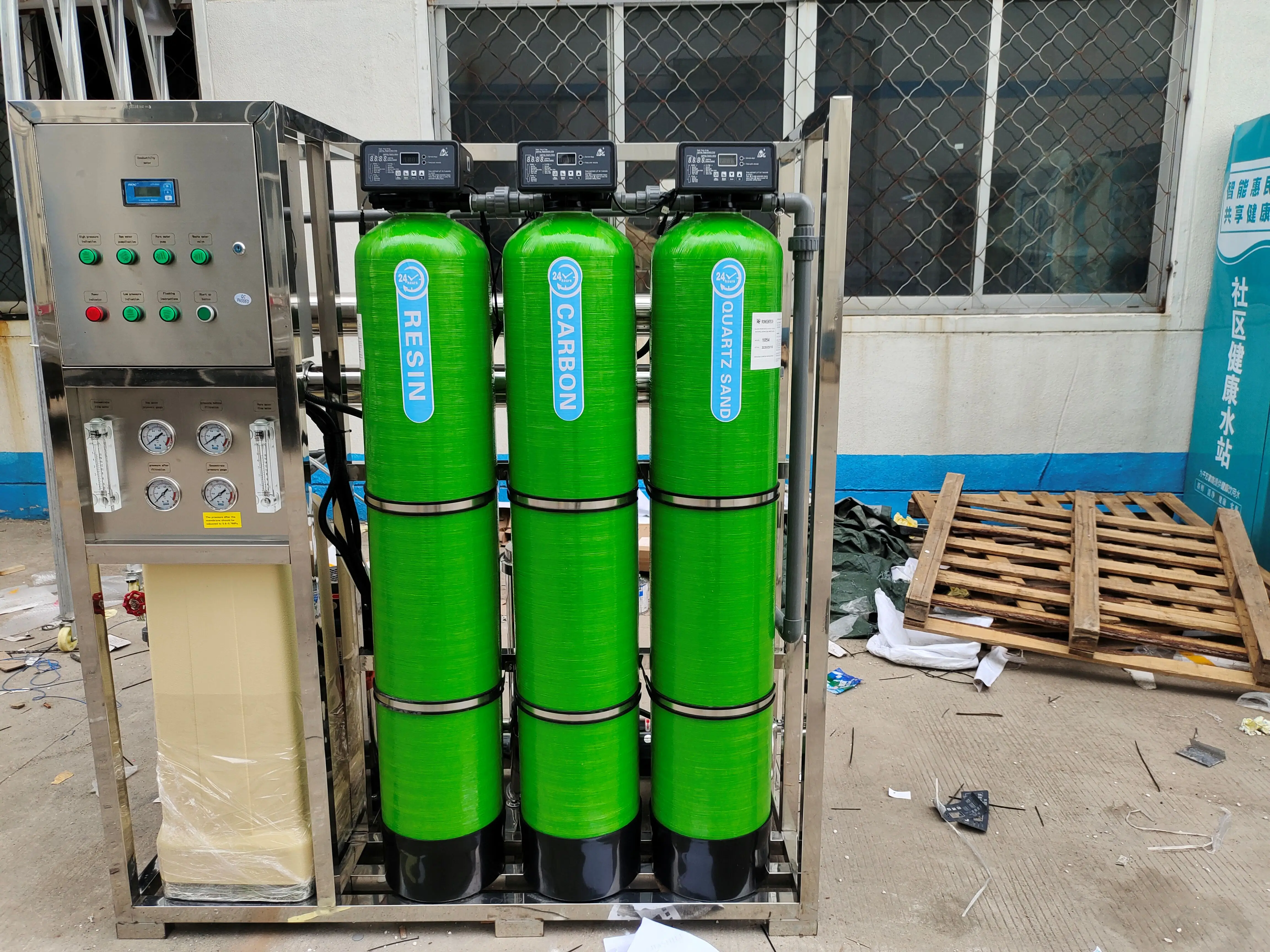 Industrial 500LPH Reverse Osmosis System for Car Washing and Cleaning with 3-Stage Pretreatment Tank Water Purifier
Industrial 500LPH Reverse Osmosis System for Car Washing and Cleaning with 3-Stage Pretreatment Tank Water Purifier