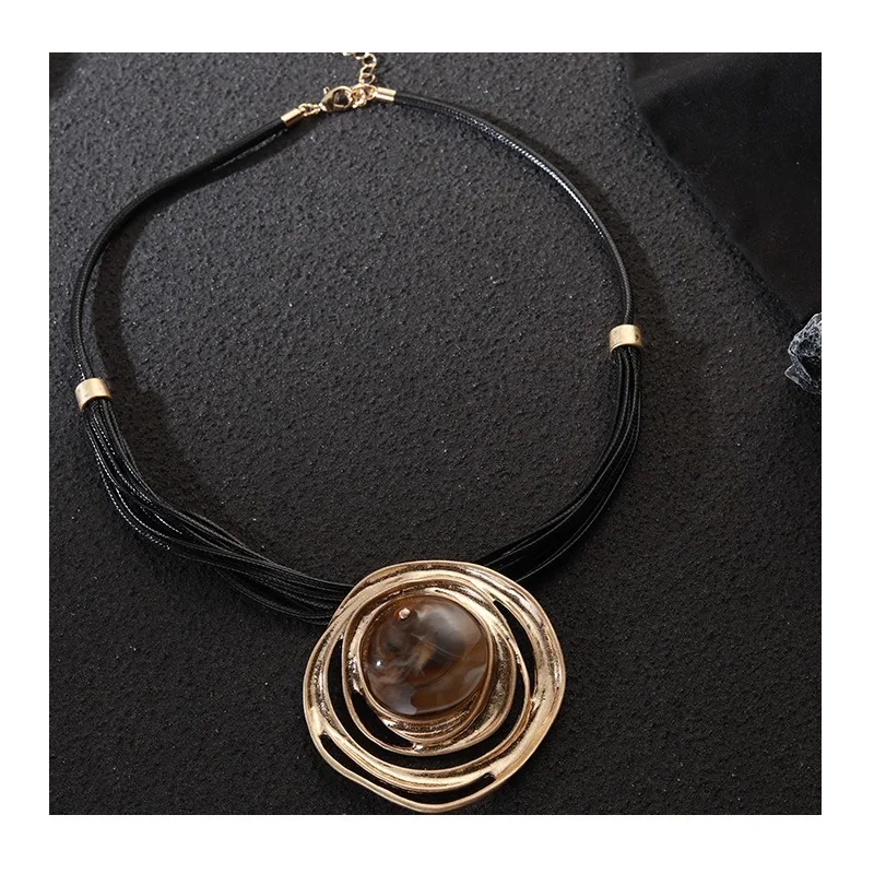 Foreign Trade for Popular Fashion Simple Neck Chain Versatile Geometric Alloy Women's Advanced Temperament Collarbone Chain
Foreign Trade for Popular Fashion Simple Neck Chain Versatile Geometric Alloy Women's Advanced Temperament Collarbone Chain