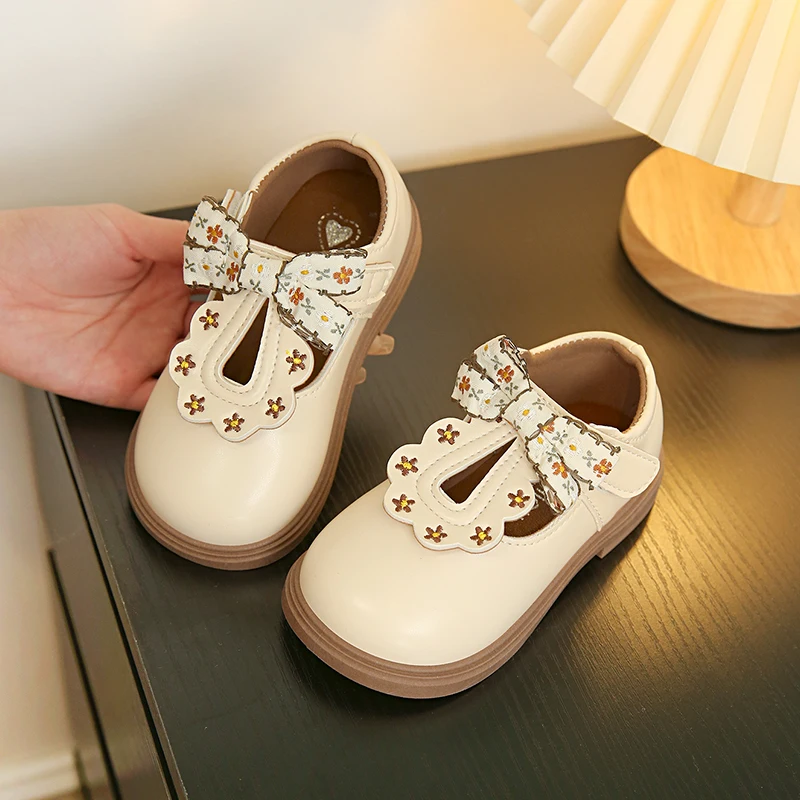 YUYIN Cute bow Leather Girls Shoes 2026 New T-strap Oxfords Spring Kids Soft Shoes For Girl School Children Princess Dress Shoes
YUYIN Cute bow Leather Girls Shoes 2026 New T-strap Oxfords Spring Kids Soft Shoes For Girl School Children Princess Dress Shoes