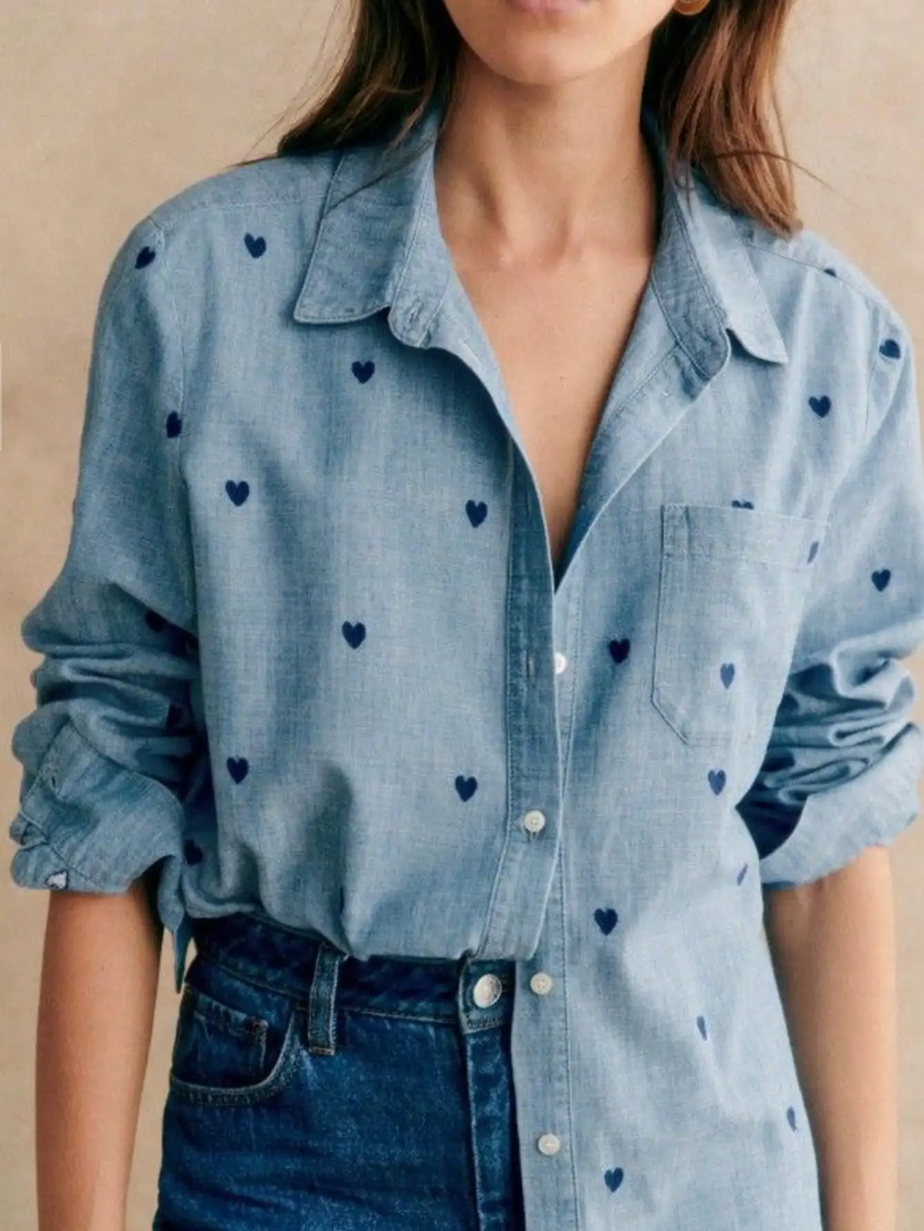 Women's Denim Heart Print Button Down Shirt with Chest Pocket, Casual Long Sleeve Top for Spring Summer
Women's Denim Heart Print Button Down Shirt with Chest Pocket, Casual Long Sleeve Top for Spring Summer