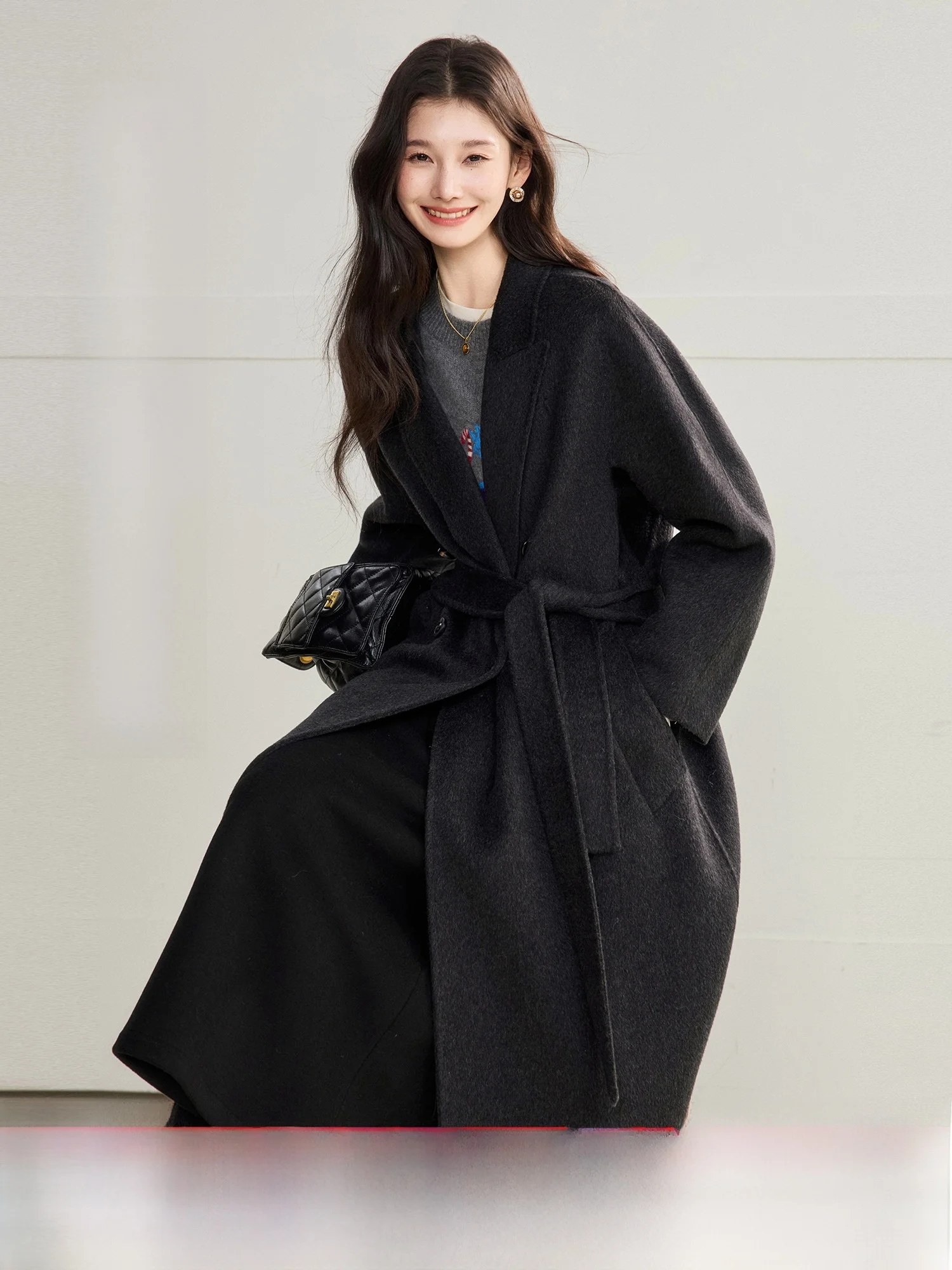 Женское двубортное шерстяное пальто Roman Theatre из двусторонней шерсти, длинное, приталенное, модная верхняя одежда
Женское двубортное шерстяное пальто Roman Theatre из двусторонней шерсти, длинное, приталенное, модная верхняя одежда