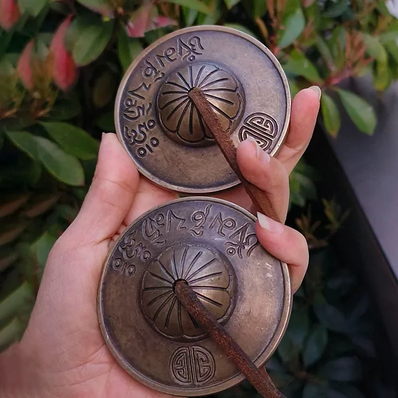 Бронзовый колокольчик ручной работы для медитации, колокольчик для столкновений, звуковое исцеление, непальский колокольчик, портативный колокольчик Orff, ударная музыка
Бронзовый колокольчик ручной работы для медитации, колокольчик для столкновений, звуковое исцеление, непальский колокольчик, портативный колокольчик Orff, ударная музыка