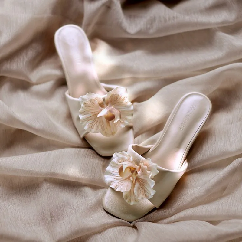 Elegant Nude Color Butterfly Orchid Flower Stiletto Mule Slide Woman Square Toe Gentle Heel Floral Pump Slippers
Elegant Nude Color Butterfly Orchid Flower Stiletto Mule Slide Woman Square Toe Gentle Heel Floral Pump Slippers