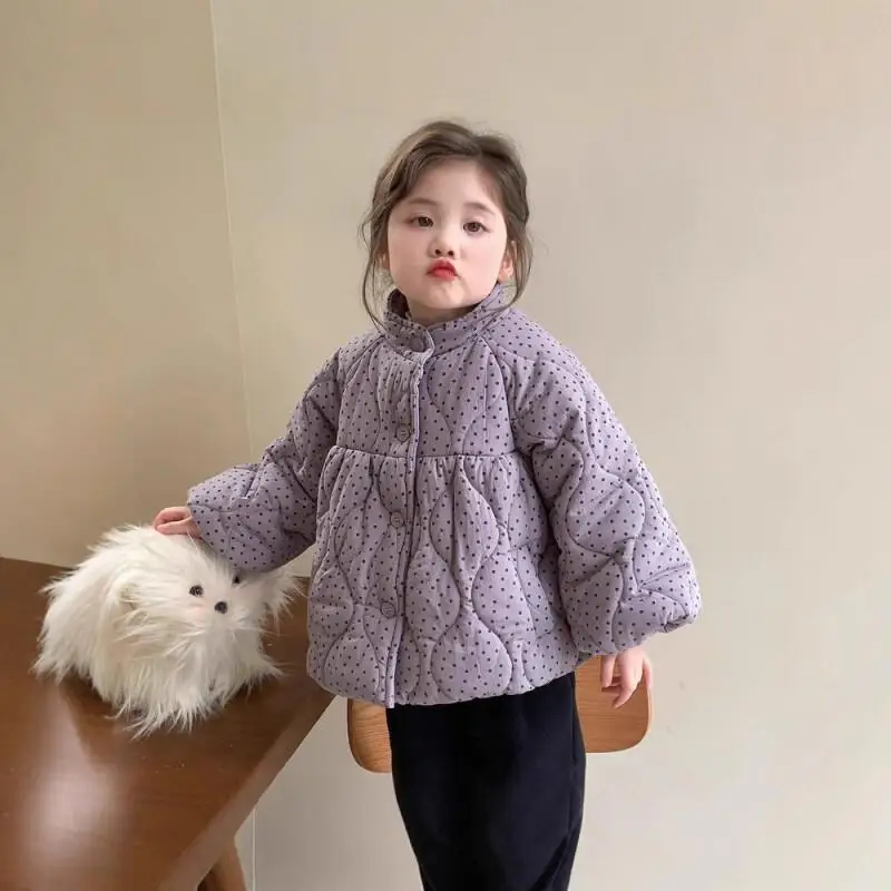 Осенне-зимняя стеганая куртка для девочек, утепленное пальто, топы с круглым вырезом, куртка в горошек, легкая детская одежда, новая модная одежда
Осенне-зимняя стеганая куртка для девочек, утепленное пальто, топы с круглым вырезом, куртка в горошек, легкая детская одежда, новая модная одежда