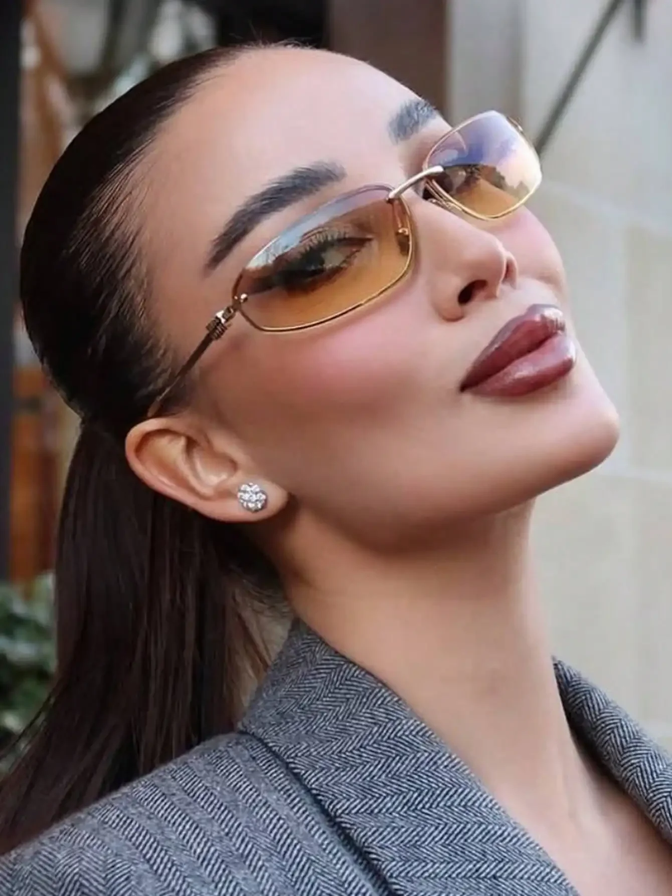 1pc Frameless Oval Fashion Glasses Y2K Personalized Versatile Women's Fashion Glasses Suitable For Daily Wear, Street Photograph
1pc Frameless Oval Fashion Glasses Y2K Personalized Versatile Women's Fashion Glasses Suitable For Daily Wear, Street Photograph
