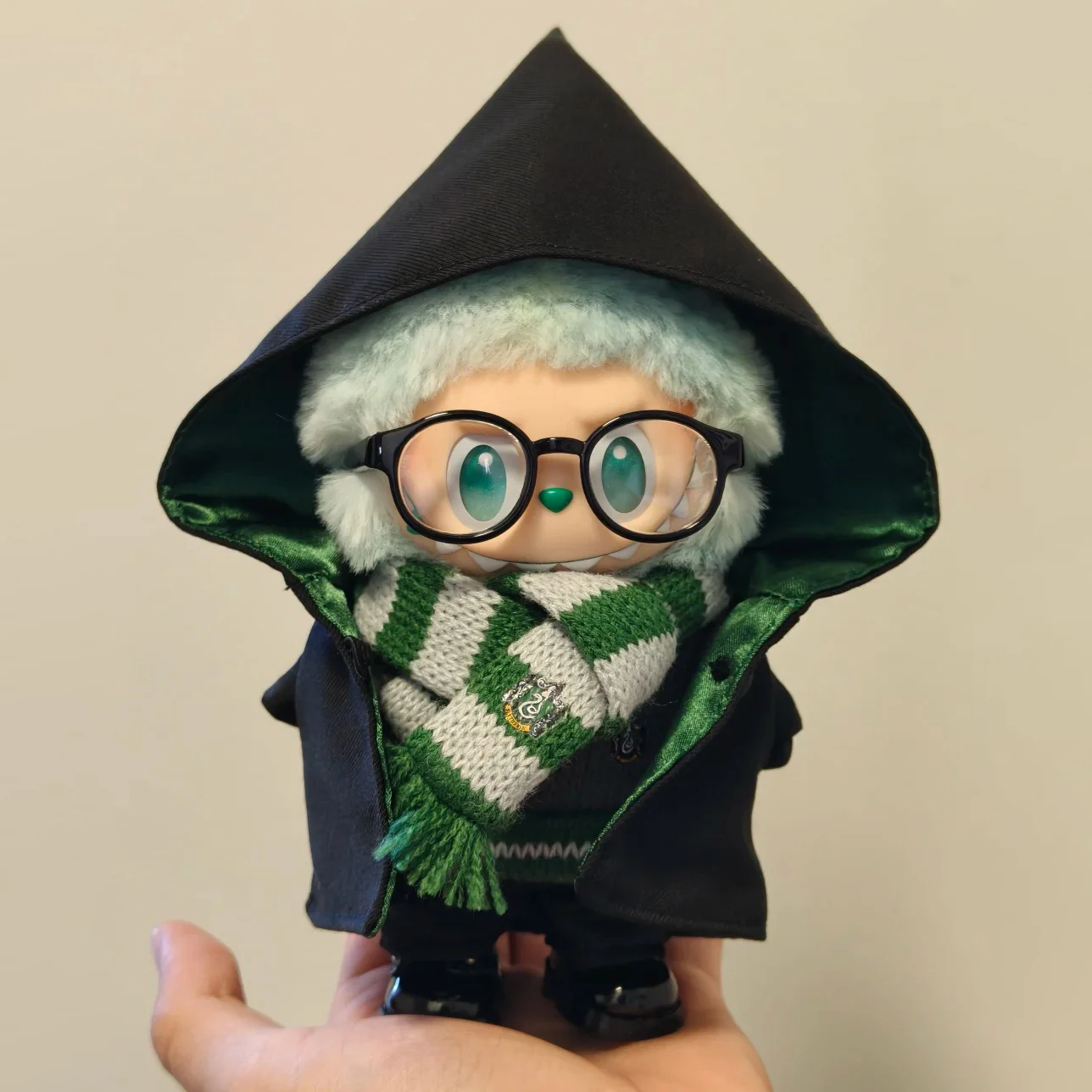 17cm Pandent Doll Clothes Magic School Set Magic Wand Witch Hat Headband Cosplay Ornaments Dressing Up Festival Gifts For Labubu
17cm Pandent Doll Clothes Magic School Set Magic Wand Witch Hat Headband Cosplay Ornaments Dressing Up Festival Gifts For Labubu