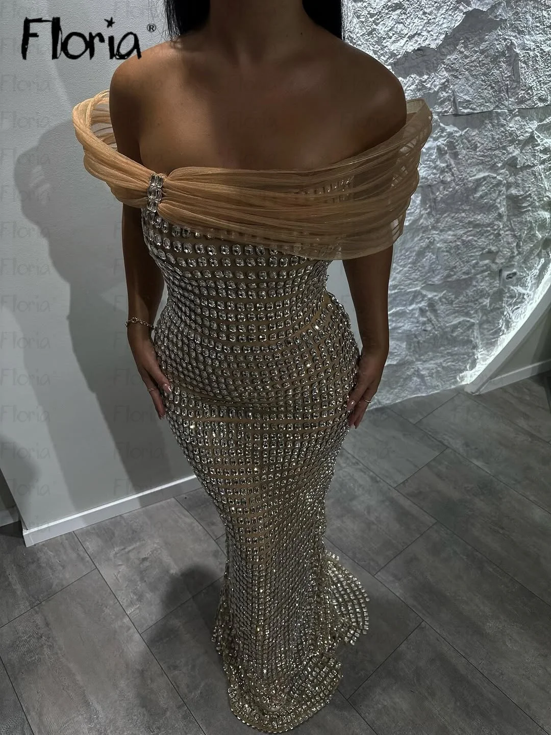 Sparkly Crystals Long Formal Prom Dresses Bride Wedding Reception Prom Gowns Off Shoulder Birthday Party Dress Customized 2025
Sparkly Crystals Long Formal Prom Dresses Bride Wedding Reception Prom Gowns Off Shoulder Birthday Party Dress Customized 2025