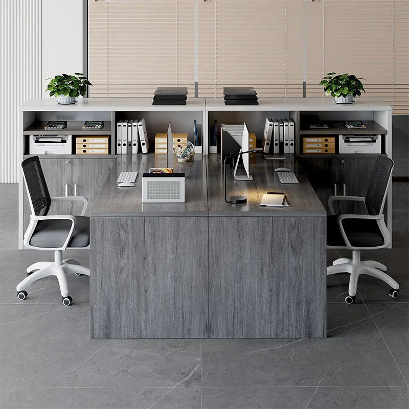 Комплект офисной мебели: стол и стул. Простой современный двойной компьютерный стол для персонала.
Комплект офисной мебели: стол и стул. Простой современный двойной компьютерный стол для персонала.