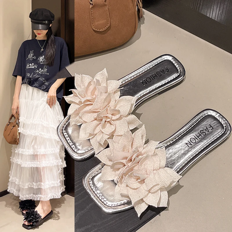 Sweet Flower Flat Sandals Women Summer Outdoor Wear 2026 New Fairy Style Match Skirts Beach Cool Sandals Flat Heel Rubber Sole
Sweet Flower Flat Sandals Women Summer Outdoor Wear 2026 New Fairy Style Match Skirts Beach Cool Sandals Flat Heel Rubber Sole