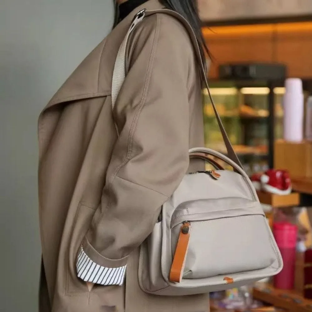 Fashion Women's Shoulder Bag Large Capacity Simple Durable Women's Casual Crossbody Bag
Fashion Women's Shoulder Bag Large Capacity Simple Durable Women's Casual Crossbody Bag