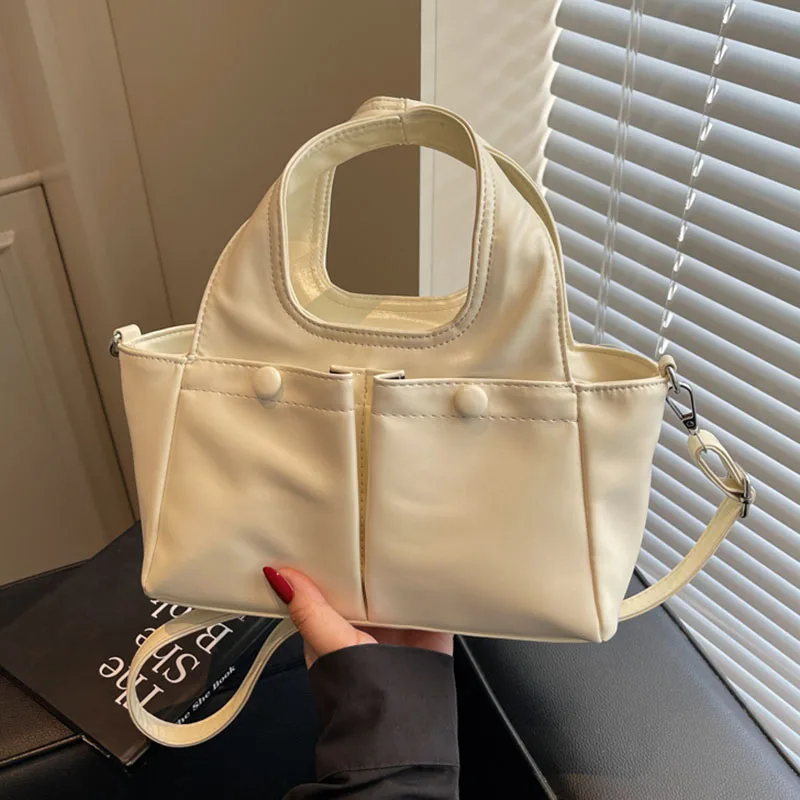 Black Casual Handbag For Women Simple Large Capacity Tote Bags Versatile Crossbody Pack For Commuting Korean Casual Shoulder Bag
Black Casual Handbag For Women Simple Large Capacity Tote Bags Versatile Crossbody Pack For Commuting Korean Casual Shoulder Bag