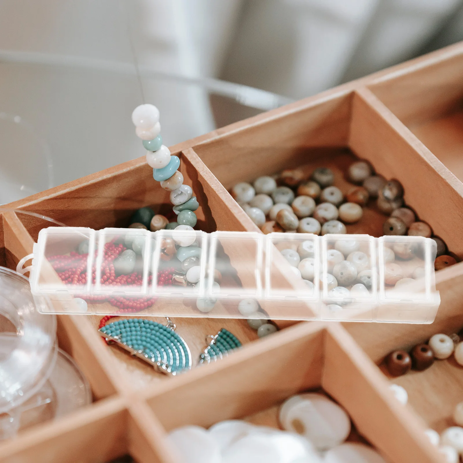 Handmade DIY Jewelry Material Storage Box 7-Grid Transparent Plastic Bead Organizer Storage Organizer Box for Craft Accessories
Handmade DIY Jewelry Material Storage Box 7-Grid Transparent Plastic Bead Organizer Storage Organizer Box for Craft Accessories