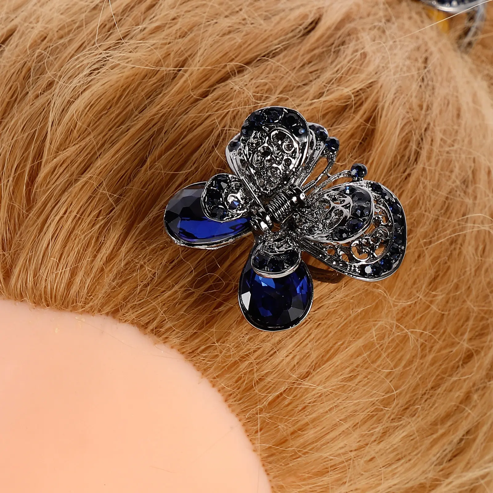 2Pcs Rhinestone Hair Claw Clip Exquisite Vintage Headdress Party Accessory for Women with Elegant Design Hair Claw Clip
2Pcs Rhinestone Hair Claw Clip Exquisite Vintage Headdress Party Accessory for Women with Elegant Design Hair Claw Clip