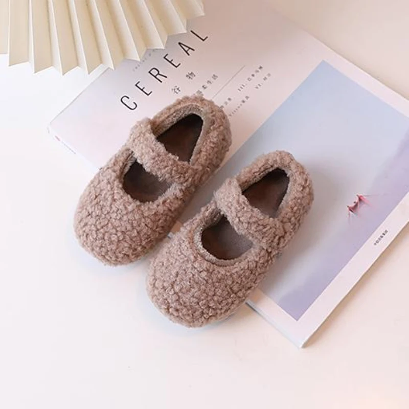 Winter New Children Flat Shoes Fur Cover Toe Light Warm Kids Shoe 2025 Plush Warm Non-slip Leisure Comfortable Girls Casual Shoe
Winter New Children Flat Shoes Fur Cover Toe Light Warm Kids Shoe 2025 Plush Warm Non-slip Leisure Comfortable Girls Casual Shoe