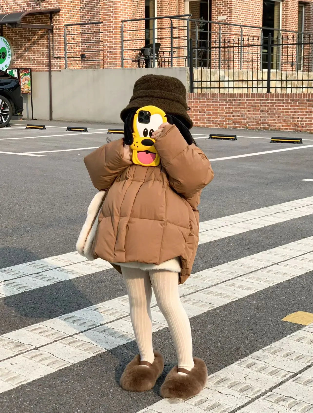 Girls Winter Coat Stand Collar Loose Bottom Arc Bread Suit Silk Cotton Warm Short Cotton-padded Jacket Korean Simple Style Coat
Girls Winter Coat Stand Collar Loose Bottom Arc Bread Suit Silk Cotton Warm Short Cotton-padded Jacket Korean Simple Style Coat