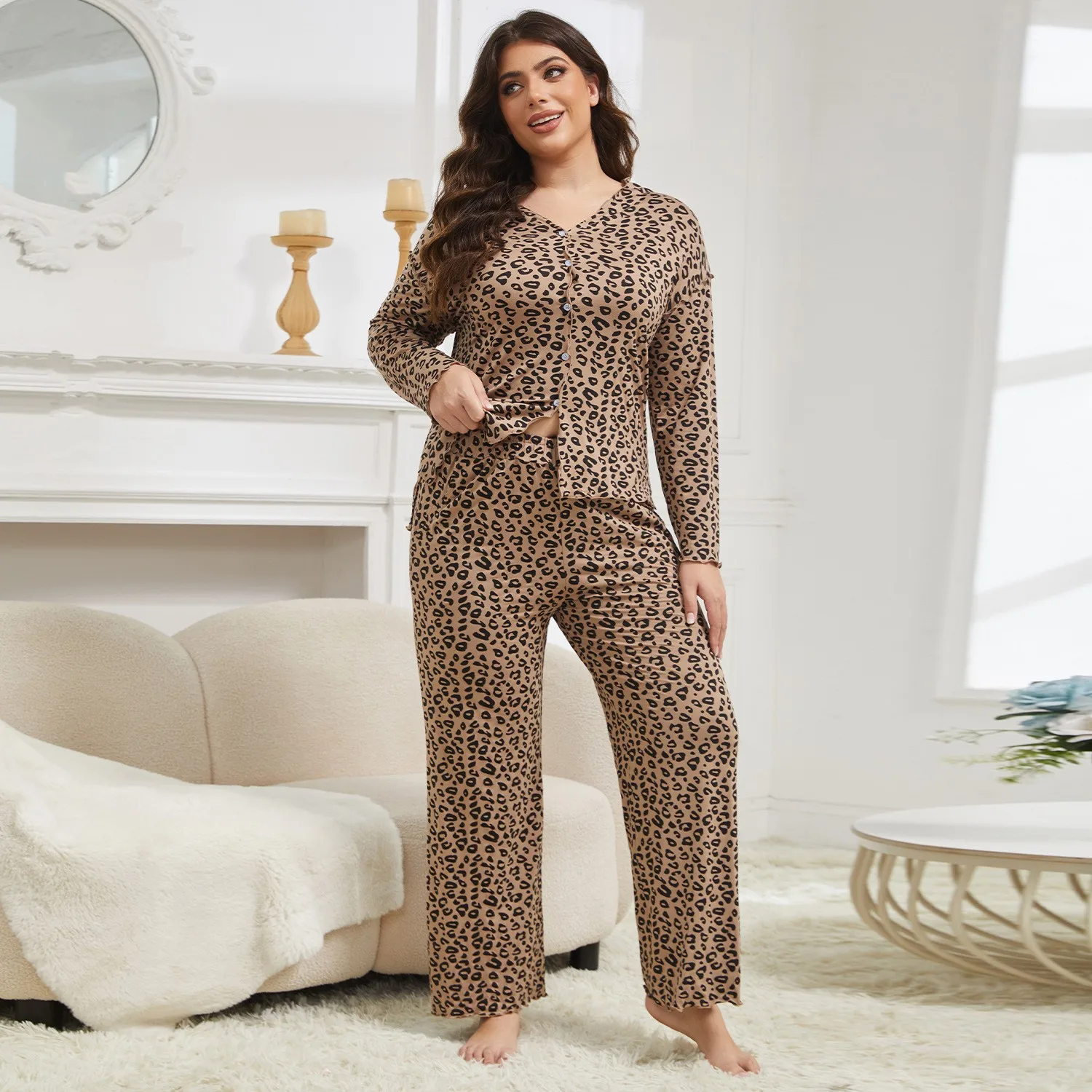 L to 5XL Plus size Leopard Pajamas sets Fashion homewear 2pcs suit Long sleeve T-shirt and pants Comfort nightwear
L to 5XL Plus size Leopard Pajamas sets Fashion homewear 2pcs suit Long sleeve T-shirt and pants Comfort nightwear
