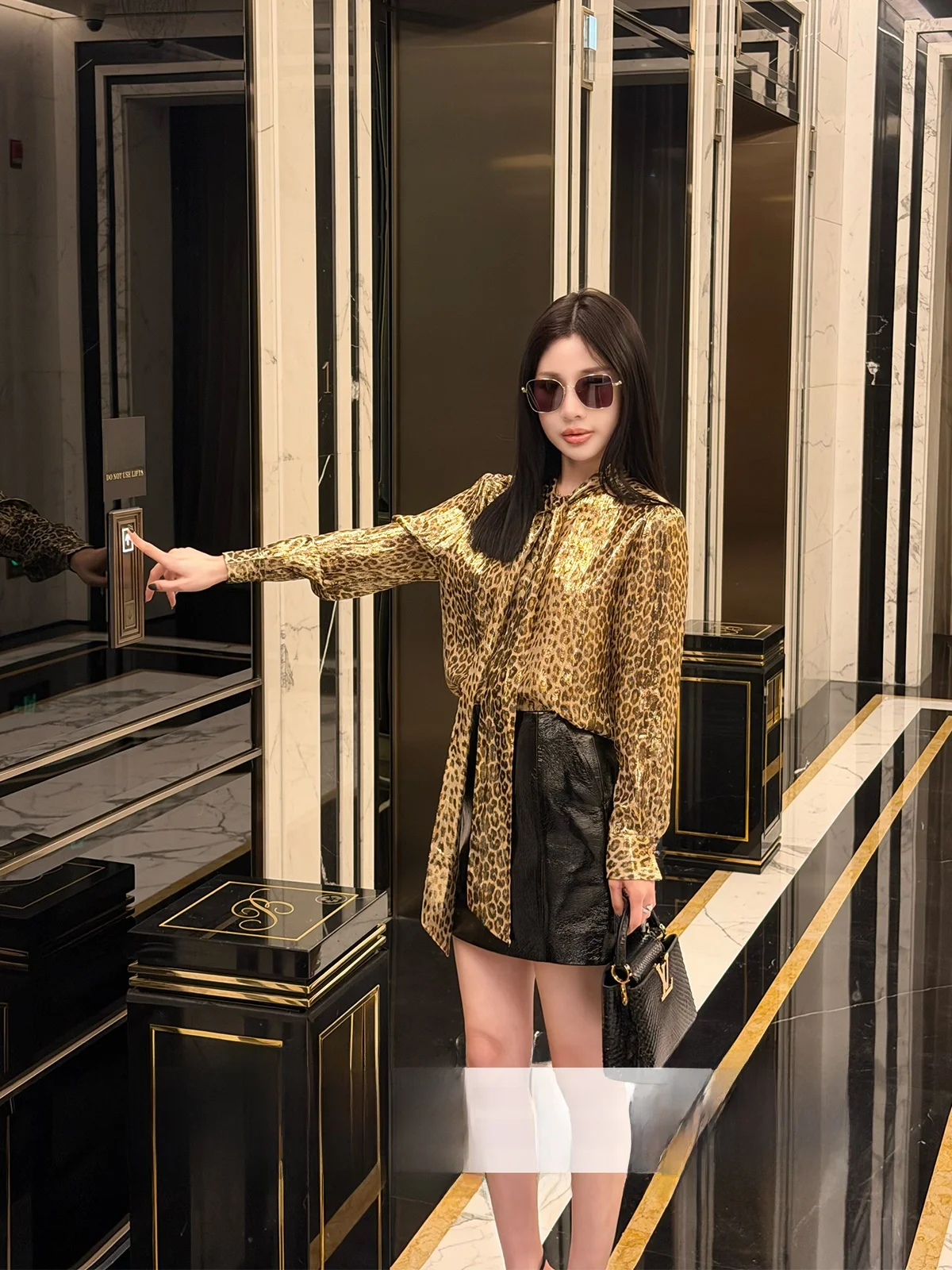 Liu Xiong AX Leopard Print Loose Women's irt Luxury mat Ele Faion Breathable Polyester Fiber Long Sve Casua...
Liu Xiong AX Leopard Print Loose Women's irt Luxury mat Ele Faion Breathable Polyester Fiber Long Sve Casua...