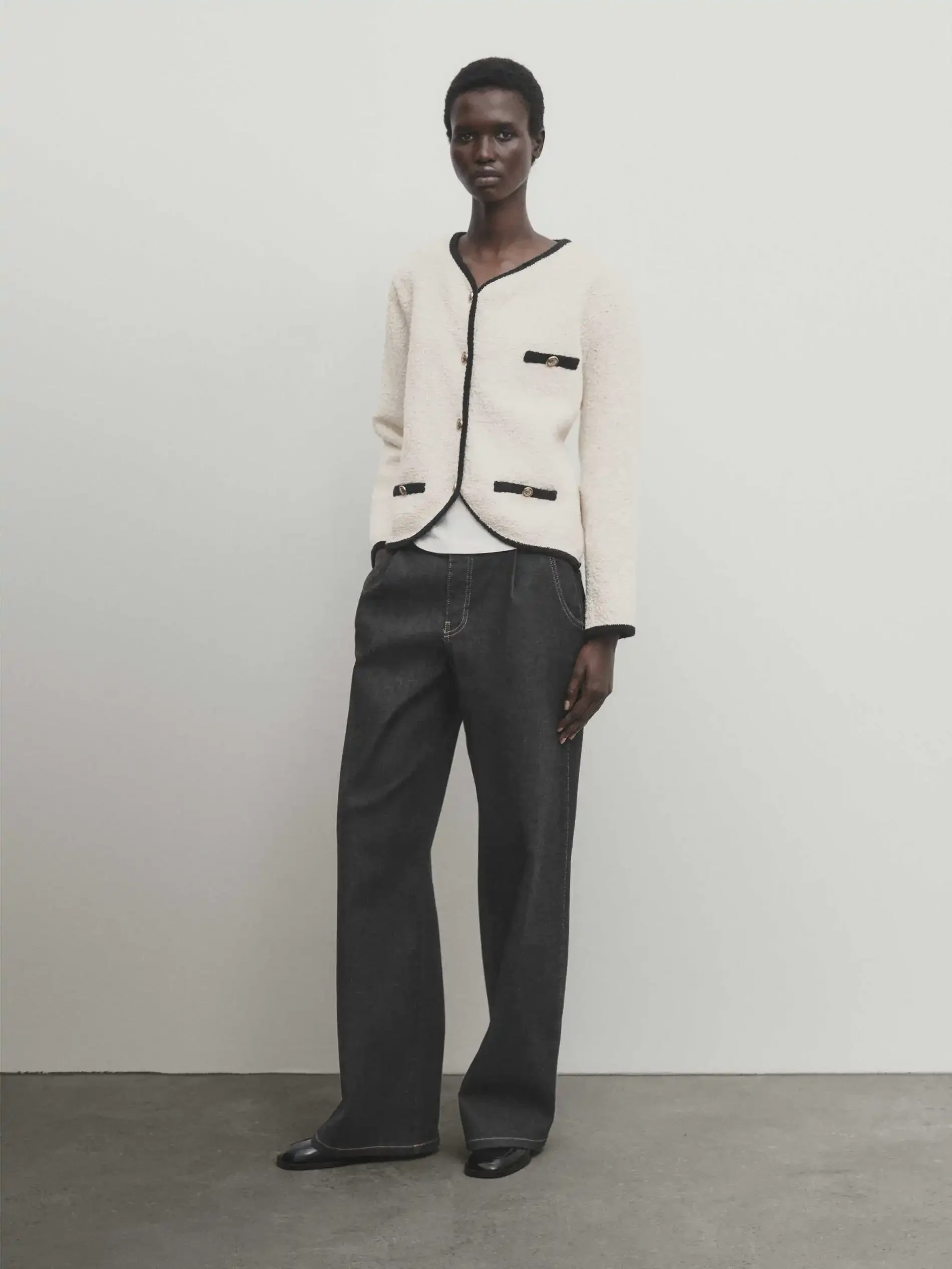 Ethereal costume 2025 massidutti spring new style of Women's casual fashion lady style short V-neck sweater coat
Ethereal costume 2025 massidutti spring new style of Women's casual fashion lady style short V-neck sweater coat