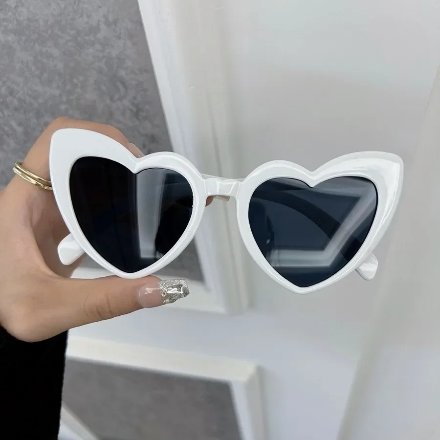 Designer Cat Eye Sunglasses Women Men Vintage Brand Sun Glasses Female Male Heart Frame Mirror Retro Oculos De Sol
Designer Cat Eye Sunglasses Women Men Vintage Brand Sun Glasses Female Male Heart Frame Mirror Retro Oculos De Sol