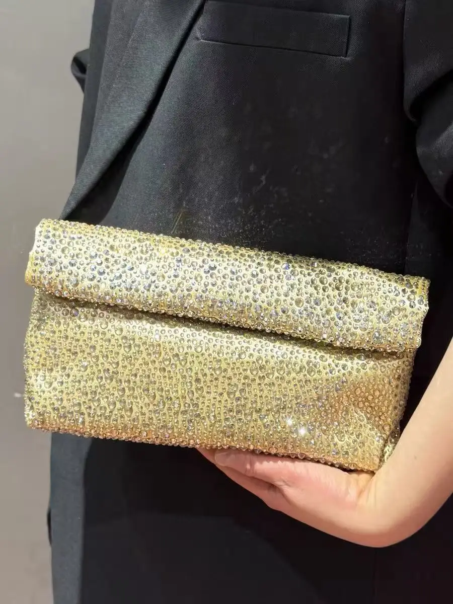 Luxury Designer Fashion Satin Clutch Purse Women Handbag Glitter Diamond Evening Bag Wedding Party Banquet Bag Shoulder Bag
Luxury Designer Fashion Satin Clutch Purse Women Handbag Glitter Diamond Evening Bag Wedding Party Banquet Bag Shoulder Bag