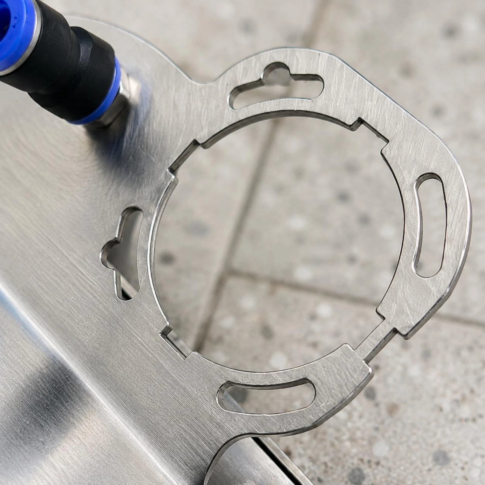 45 Degree Tile Chamfering Tool Easy to Install 45 Degree Tile Bevel Guide Angle Grinder Chamfer Tool Clean Border for Renovation
45 Degree Tile Chamfering Tool Easy to Install 45 Degree Tile Bevel Guide Angle Grinder Chamfer Tool Clean Border for Renovation