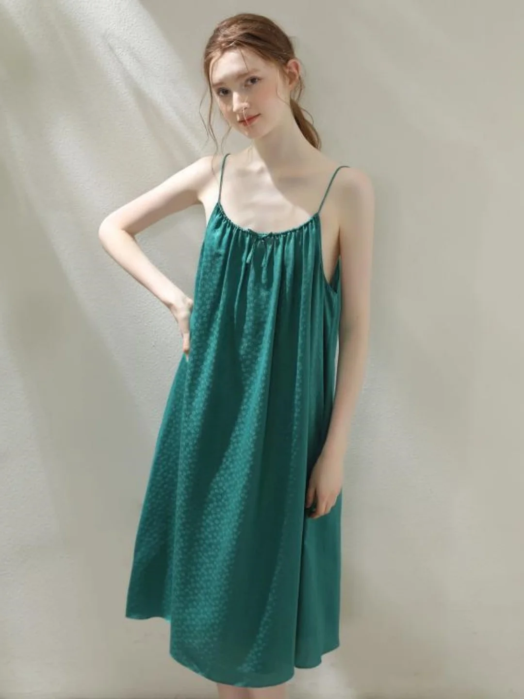 Lush Ice Silk Sleeveless Midi Sleepwear Large Size Home Leisure Comfortable Sensation round Neck Pullover Color
Lush Ice Silk Sleeveless Midi Sleepwear Large Size Home Leisure Comfortable Sensation round Neck Pullover Color